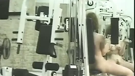 Horny gym time with frizzy haired naked brunette