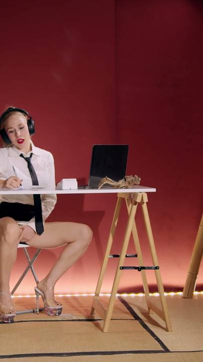 G005 - Boss Punishes Horny Secretary