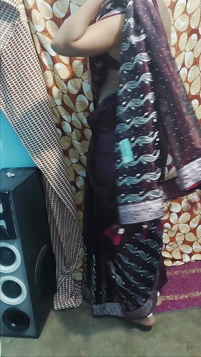 Bhabhi ki hard chudai kardi reel banane ke bahane me