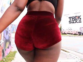 Eboni panas dan seksi dengan pantat besar vs zakar hitam