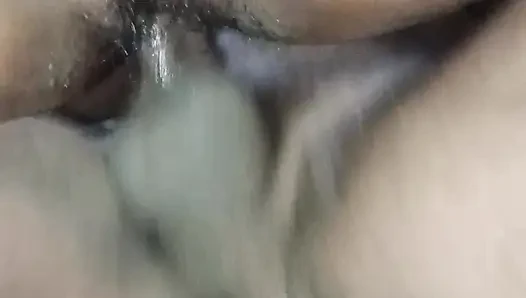 Guy takes advantage of old pickup scheme to Russian girl