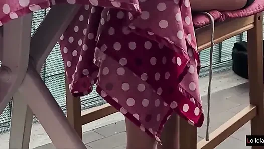 İtalyan çift derin dölleme yedikten sonra masanın altında sakso çekiyor bakış açısı