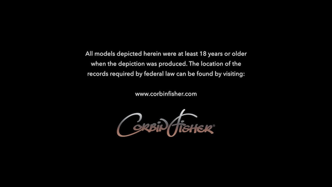 Corbin Fisher - Liam prend deux énormes au fond d’un trio intense