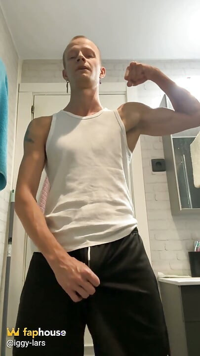 Russian Dude Humilates a Man Online and Cums