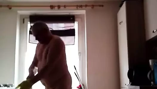 Nackt zu Hause