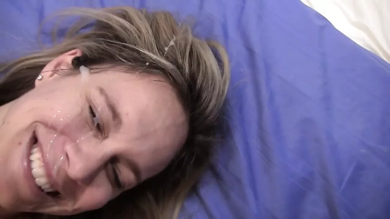 香港的美国妻子想让我们看她的硬性爱录像带 #2