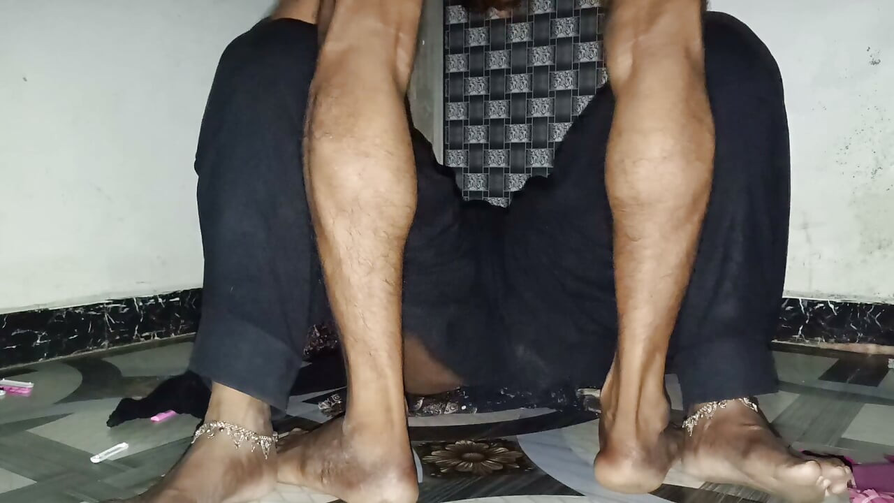 会挤出奶的，嫂子，舒服地按着奶头。