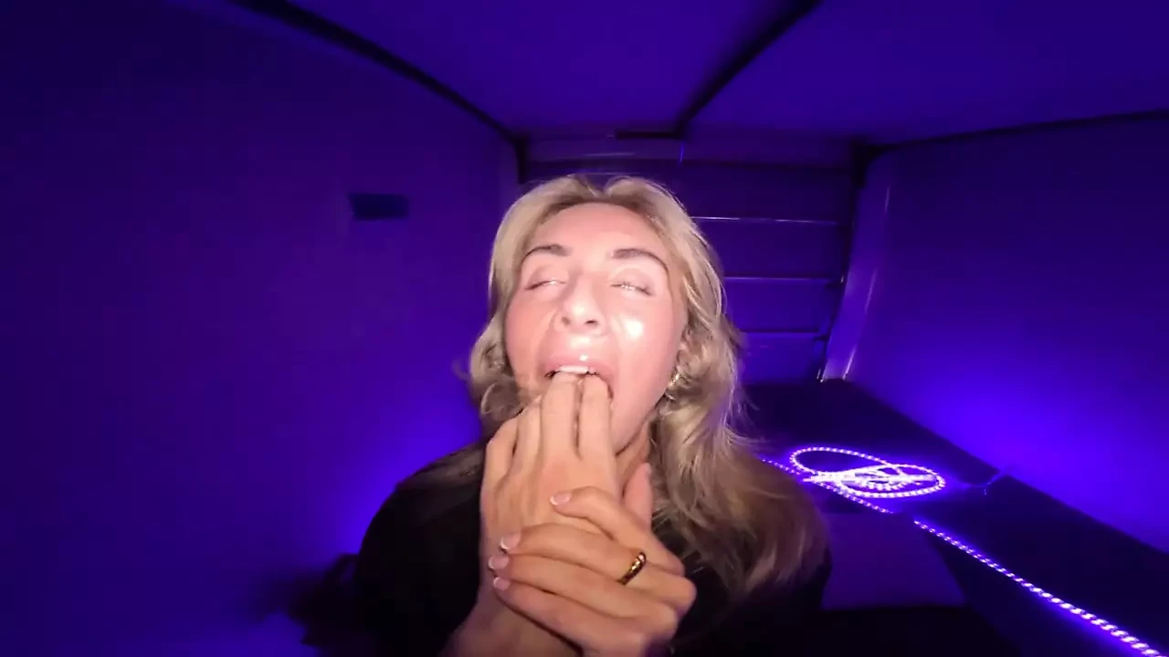 Bonnie Blue - big clit,petite