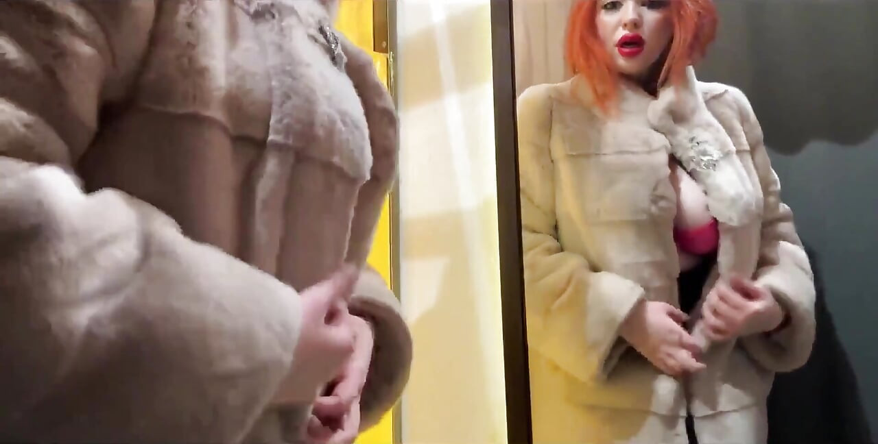 Real Public Risky Sex in the Fitting Room