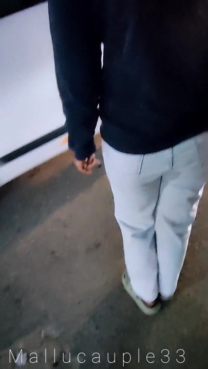 Mallu girl orgasam controlled in public place | Clip 1