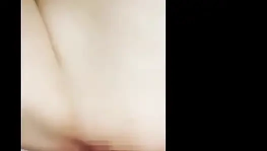 Binlerce kişi arasından seçilen büyük mertebeli cazibe, nadir samimi aceleyle yakalandı