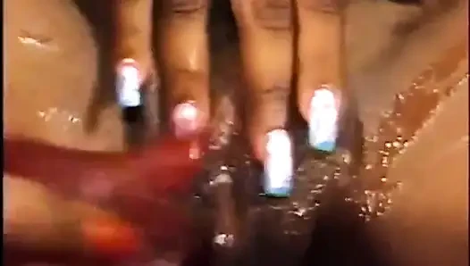 Pesta seks penetrasi memek dan dildo disepong sama kontol besar