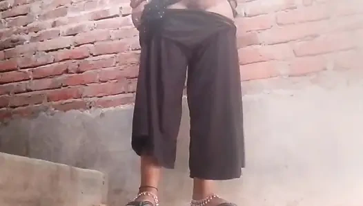 Ben bakire bir kızım ve beni mutlu edecek ve bizi mutlu edecek bir erkek arkadaş arıyorum ona kalacak her şeyi vereceğim.