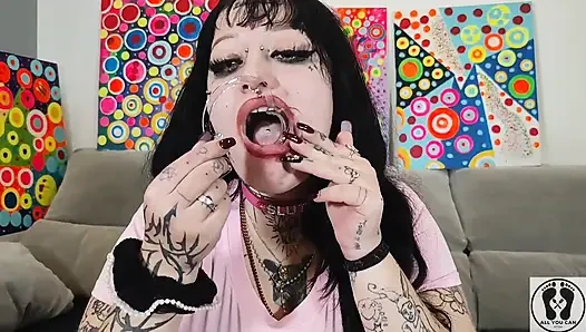 Bimbo Curvy Girl Mouth Tongue Fetish