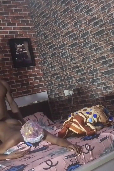 Baise en plein air. Énorme