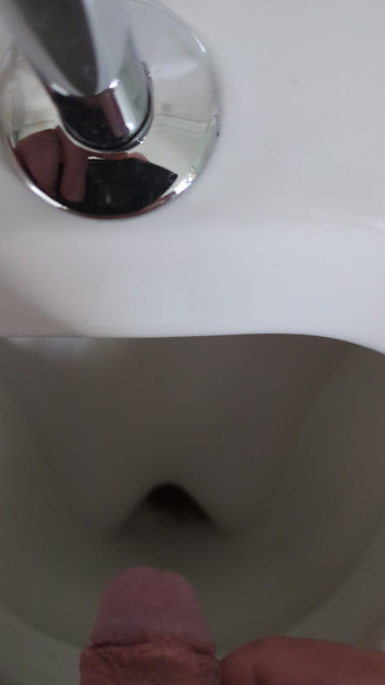 pee