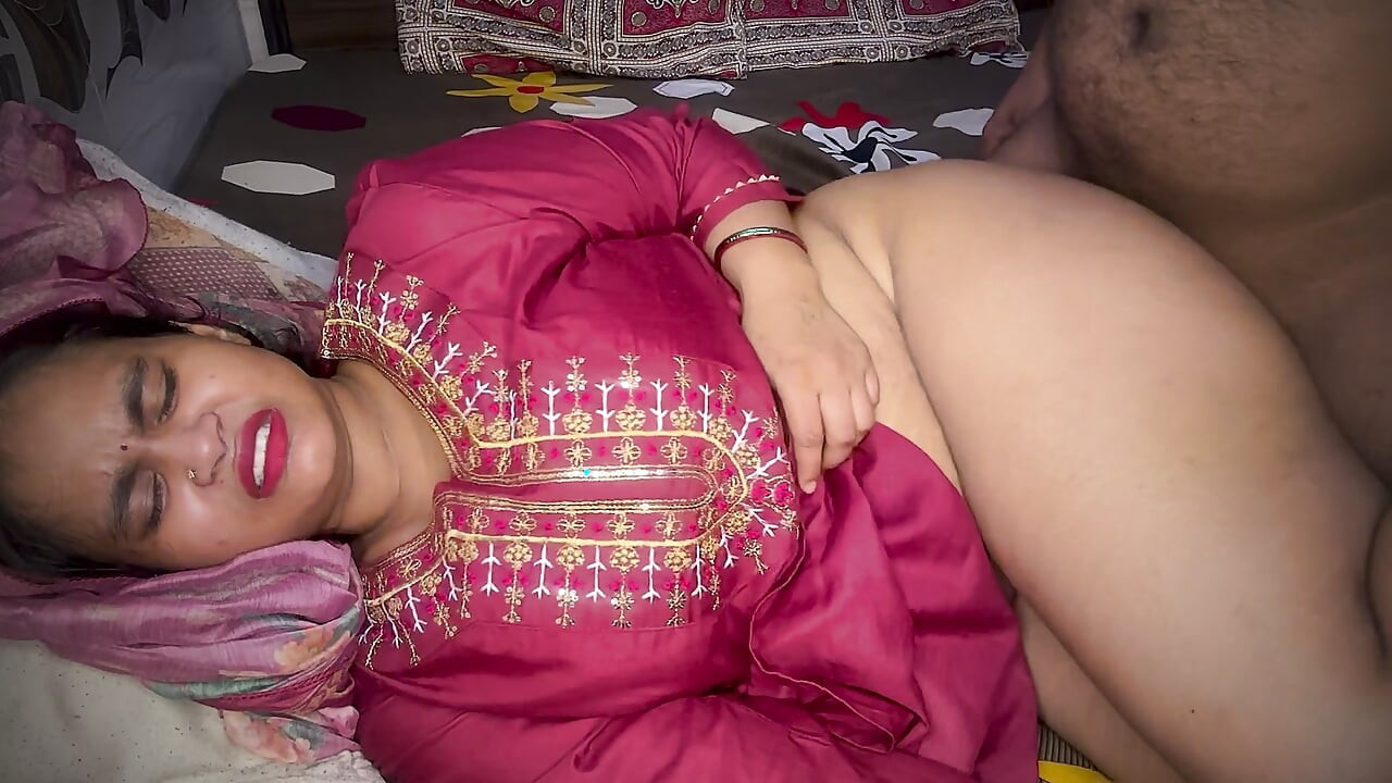 Desi Mallu Bhabhi Hardcore Fuck With Her Debar When Her Husband Not At Home Hindi Video