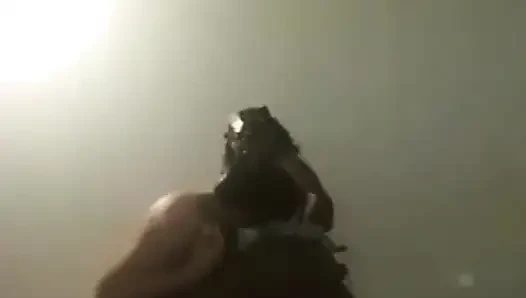 Gerçekten büyük ve ateşli götlü genç bir üniversiteli kız