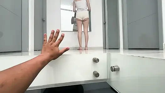 Adik tiri latinaku suka banget ngentot di depan cermin sambil nonton aku ngentot pantat bahenolnya