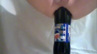 1.5 Liter Pepsi im Arsch