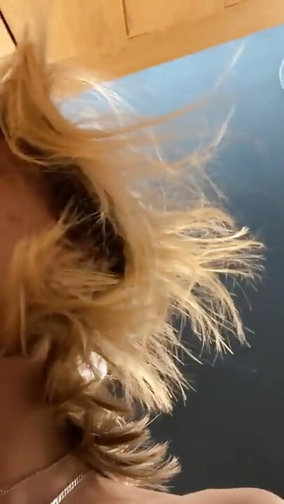 女子更衣室とシャワーに連れて行って// パート1