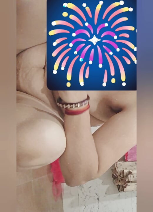 প্রিয়া ভাবীর গুদ সাইড ফিঙ্গারে বড় হোল ভিডিও