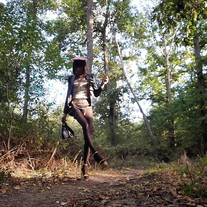 The Call of the🌲Forest for The Exhibition of a Prostitute at La Faisanderie⁹¹ Rencontre Cokiine & iNsolite. VaneSsaBiTCHx PariSChienneTrvprod91