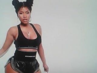 Yo masturbándose con Nicki Minaj parte 2