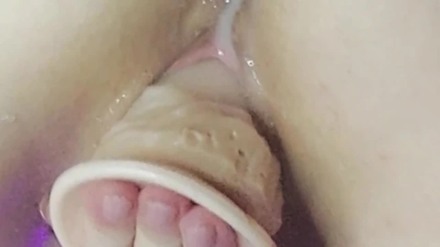 Playing with an Oiled Pussy Close-up