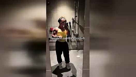 18 yaşındaki TikTok Thot'un amcığı kamerada patlıyor! Sansürsüz Gape