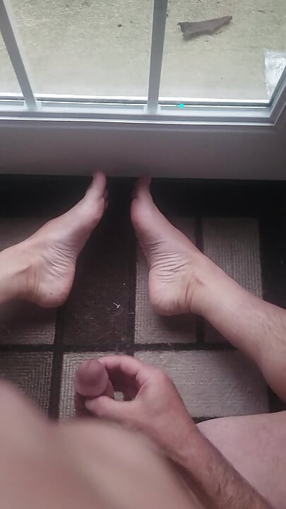 Jacking Off to My Pretty Feet Before Work