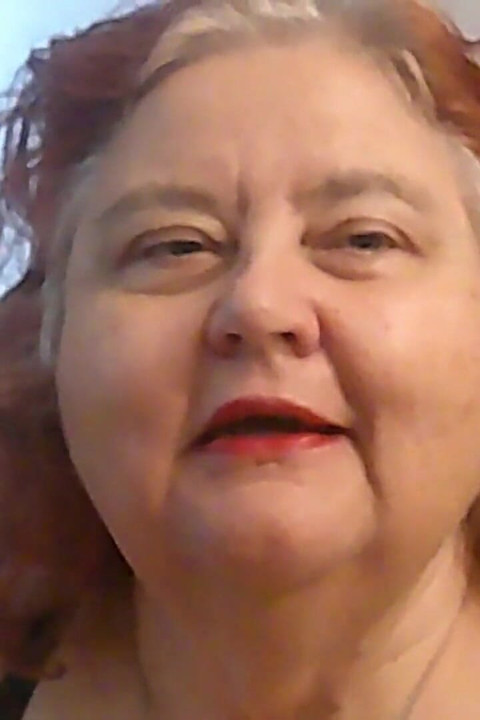Mini Lipstic Chat Dressed