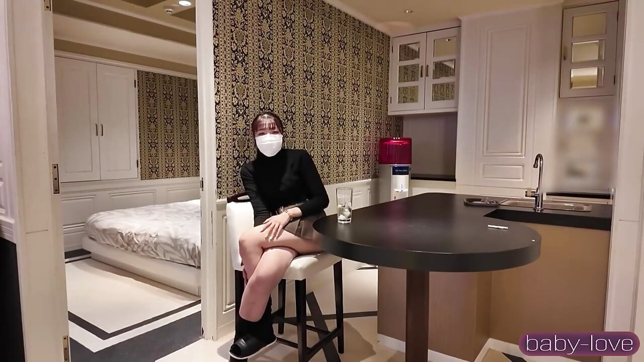 Hình dáng tuyệt đẹp quay đầu khắp nơi như một ngày mùa đông yên tĩnh từ từ chuyển sang một đêm riêng tư đầu tiên