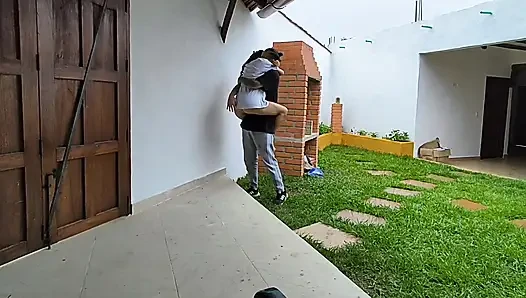 Ich kam auf einer reise an und meine frau begrüßt mich sehr geil