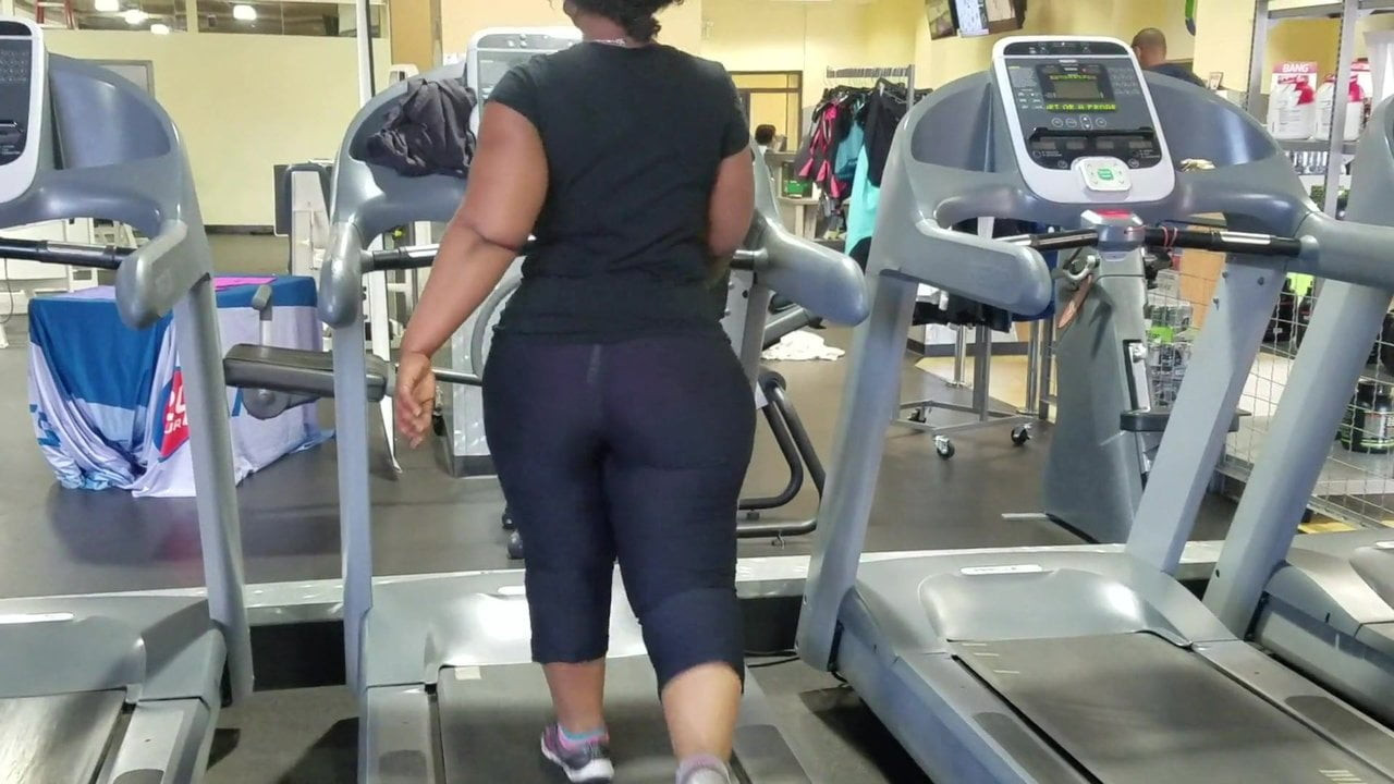 Nutbooty in gym