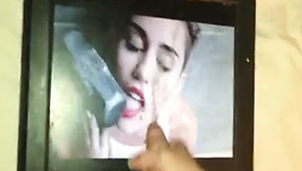 Miley cyrus yıkım topu gif haraç