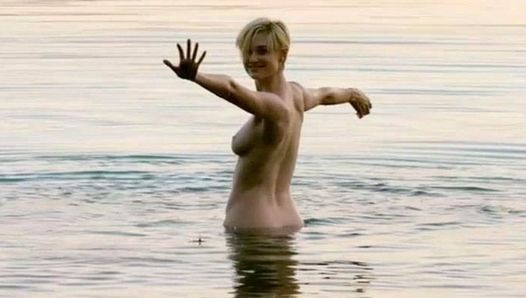 Elizabeth debicki在丑闻星球上的裸体场景