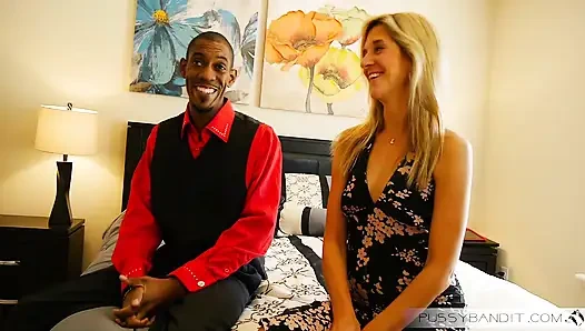 Lauren De Wynter in Interview and Chill