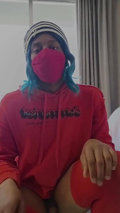 Mika kawaiii seksi göt New York'ta twerk yapıyor