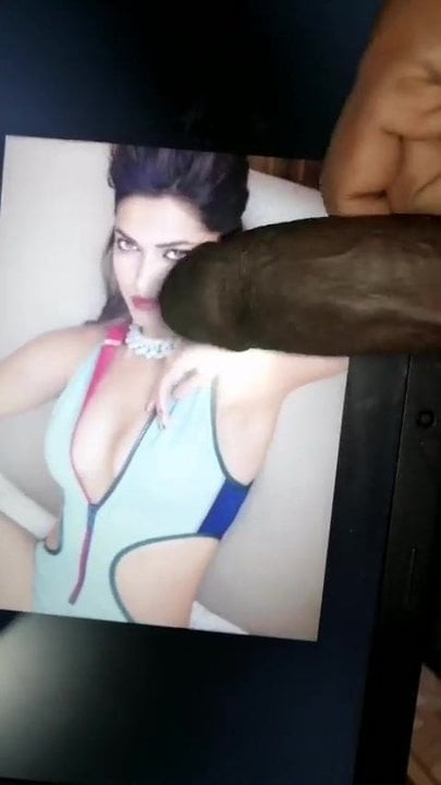 Deepika Padukone hot tripute