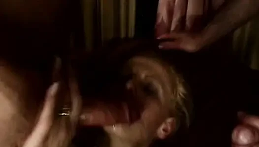 Diese französischen schlampen wurden in hardcore-dreier in den arsch gefickt