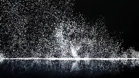 Горячая блондинка получает бустер члена в саду