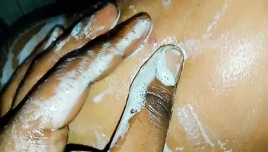 Desi girls bathing saxy beautiful video 😜
