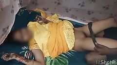 Das erste sexvideo des indischen jungfräulichen schulmädchens