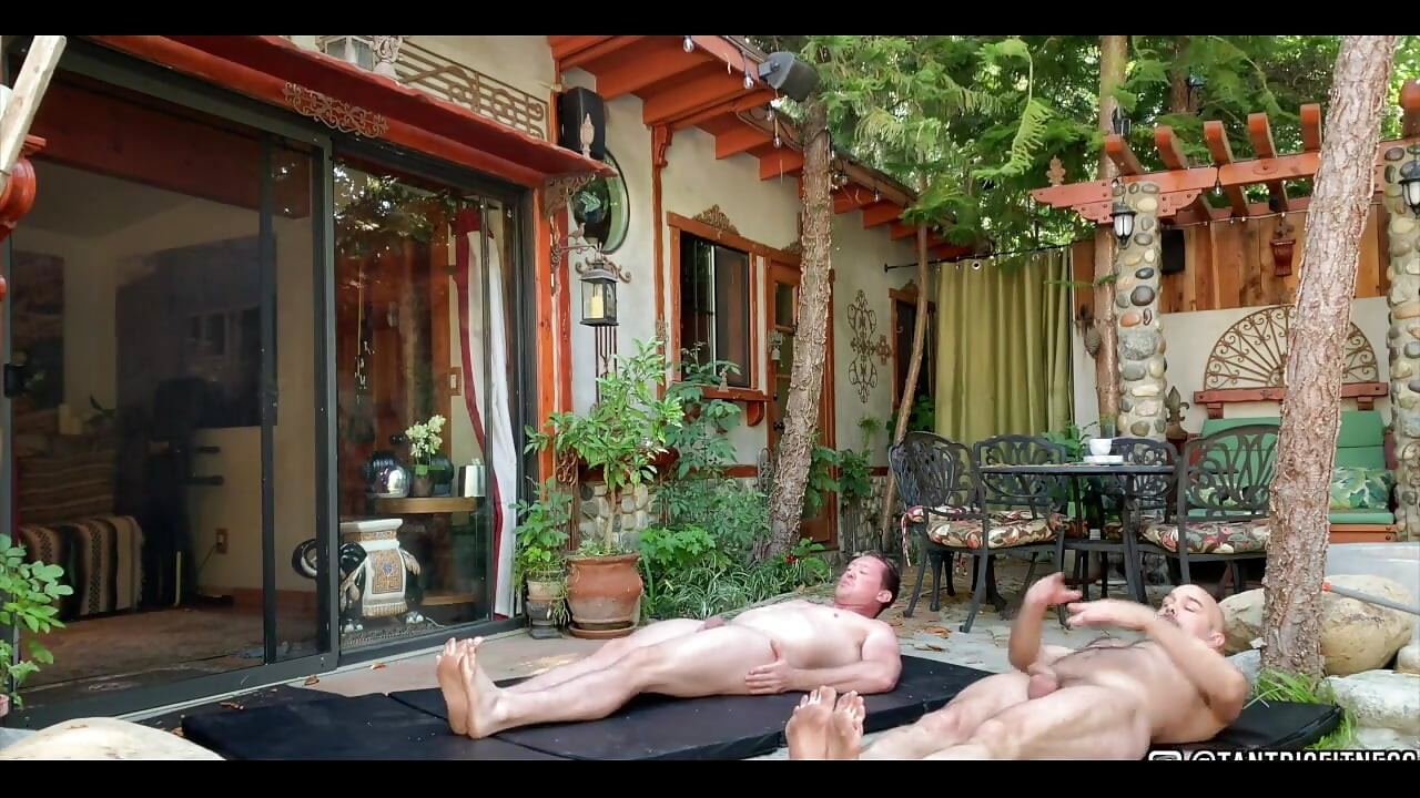 Çıplak pilates egzersizi!