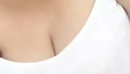 Turkish girl shows big boobs and ass