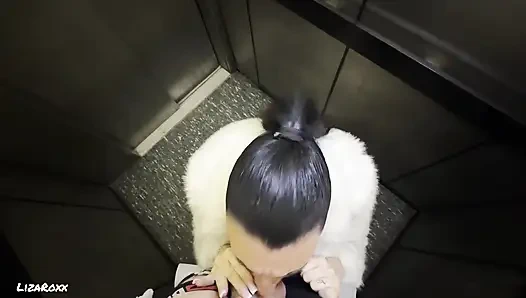 Без денег... поэтому он сделал мне предложение