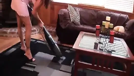 Ibu tiri seksi sahabat