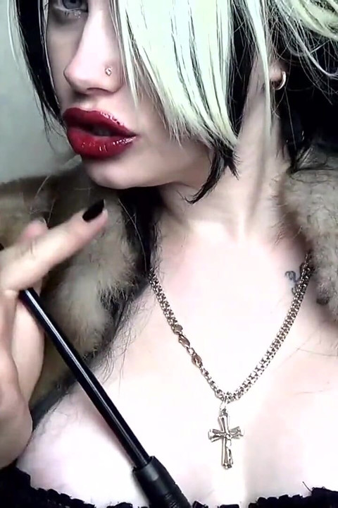Fur and lipstick lovers