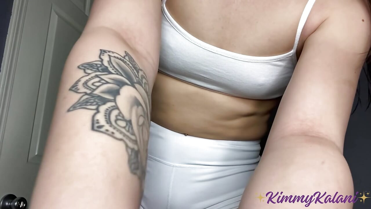 油腻的HJ w 镇上最好的亚洲按摩师 -Asmr 鸡巴崇拜